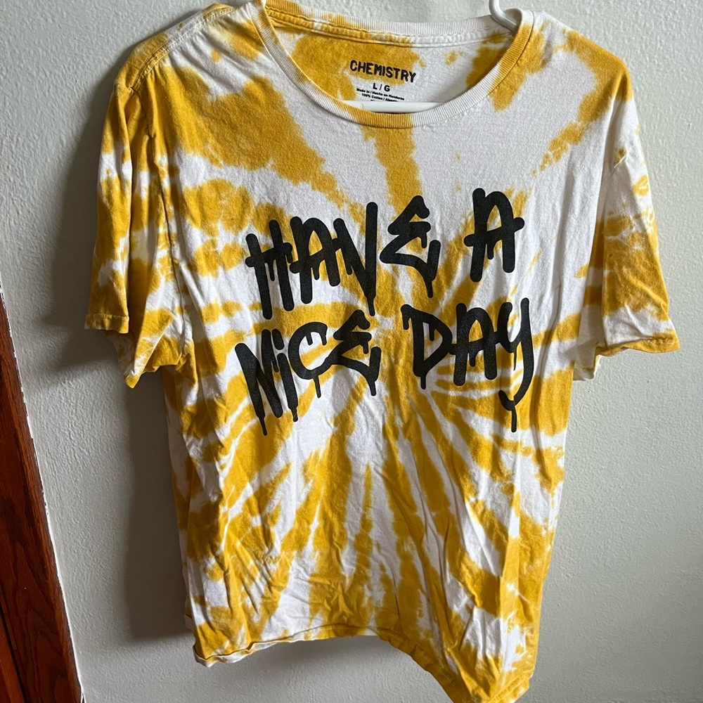 Size Large Yellow Tie Dye Graphic Tee